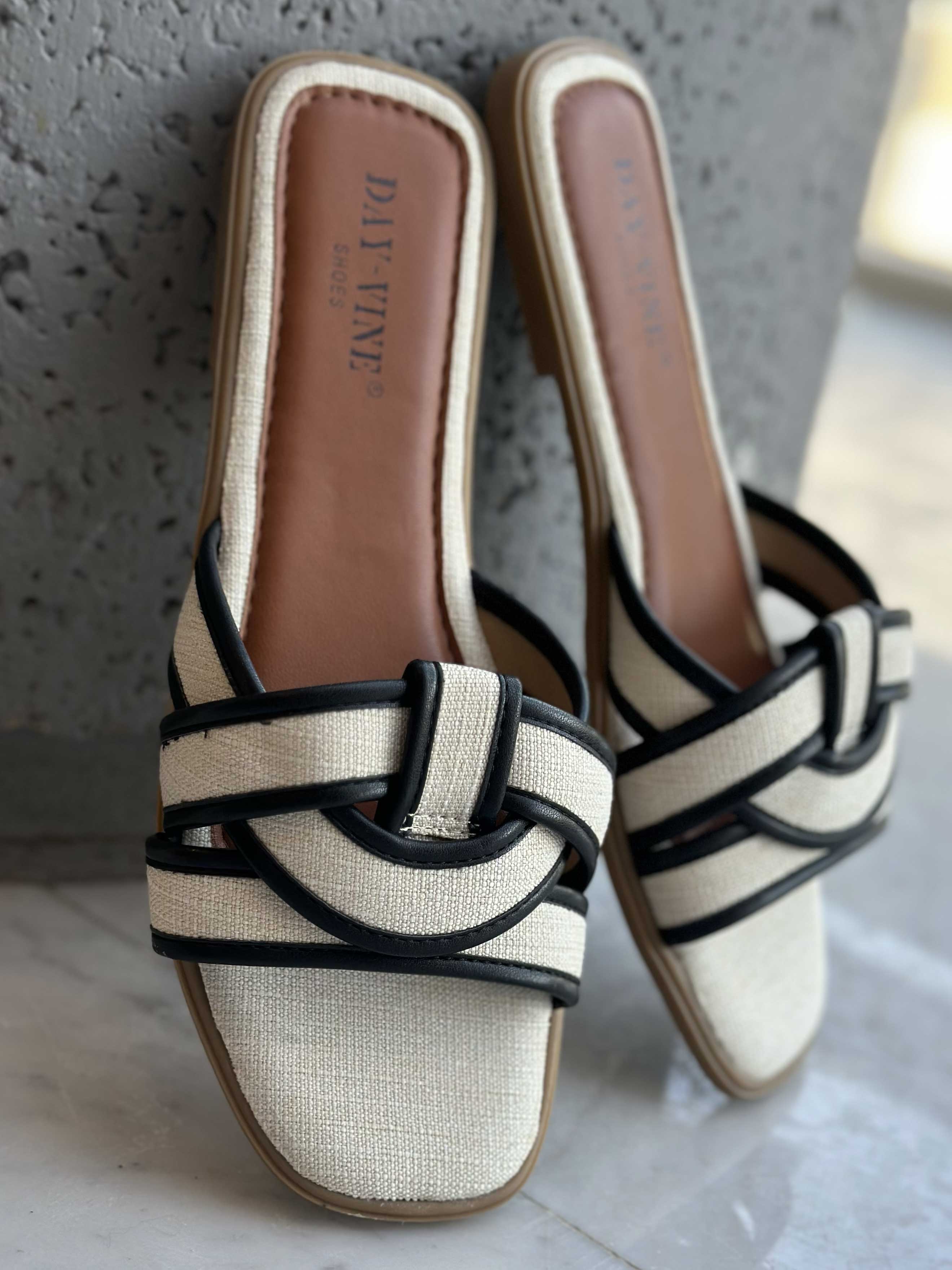 Valerie - Sandaler med flätade detaljer